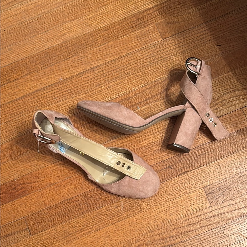 Unisa Tan Heels Sophisticated Style